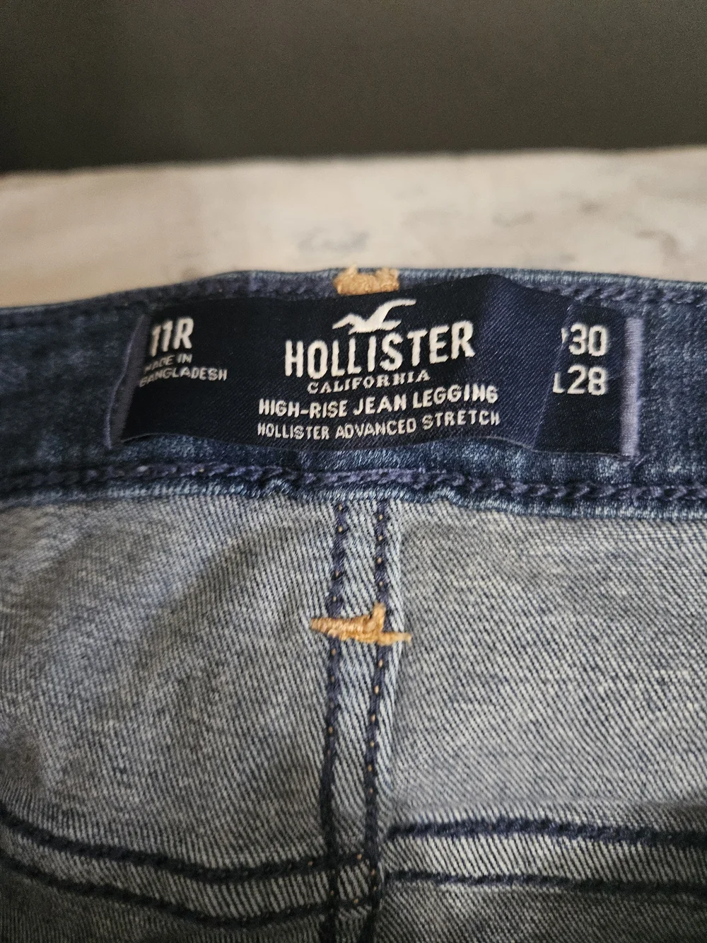 Hollister Women's Skinny Jeans in Medium Blue Wash